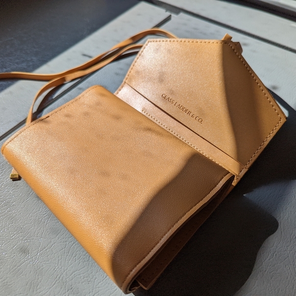 Tech/Phone Accessory Organizer Roll - Picture 5 of 5